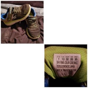 Boys Skecher Shoes Size 1